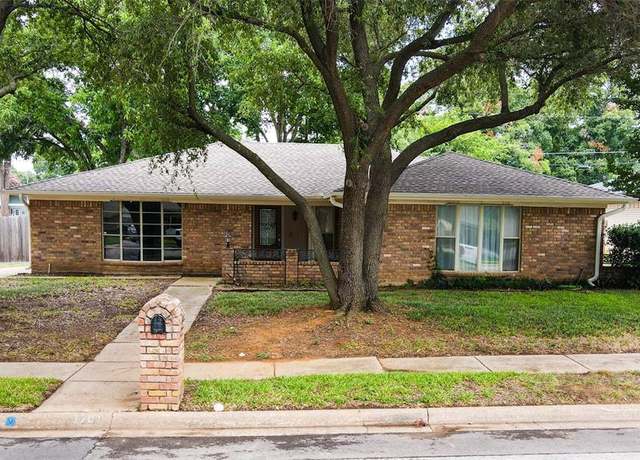 Property at 1701 Winchester Way, Bedford, TX 76022, 3 beds, 2 baths