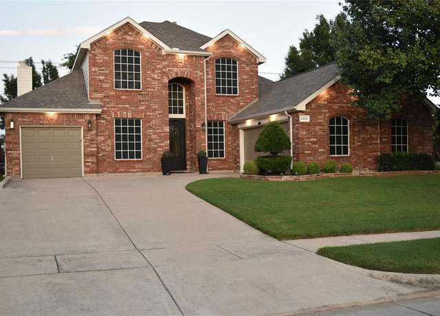 Property at 2200 Galway Dr, Mansfield, TX 76063, 4 beds, 2.5 baths