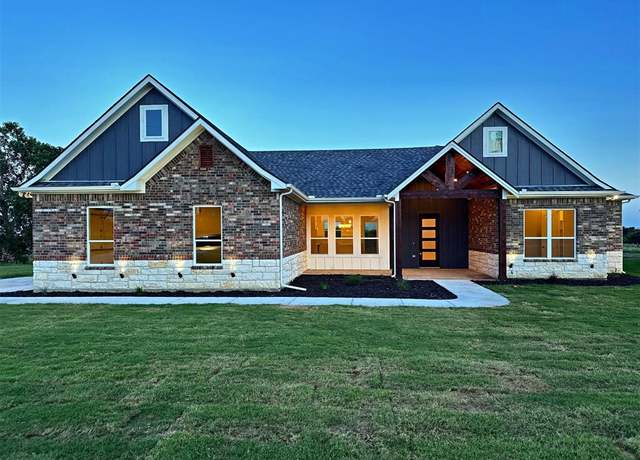 Property at 8300 Kelly Ln, Alvarado, TX 76009, 4 beds, 2.5 baths