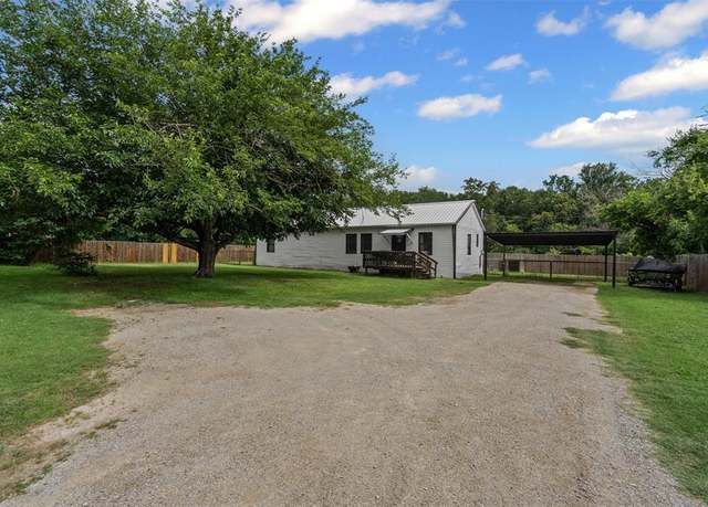 Property at 10309 Mineral Wells Hwy, Weatherford, TX 76088, 3 beds, 2 baths