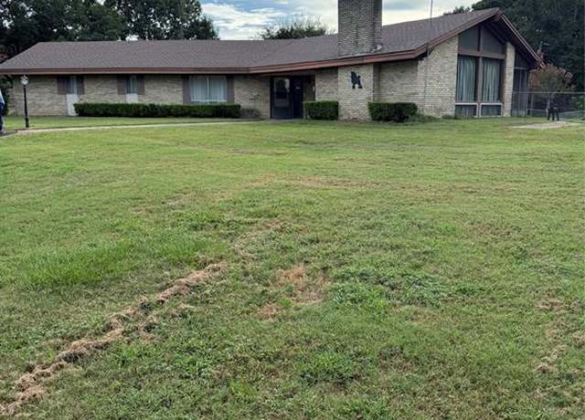 Property at 16210 County Road 165 Rd, Tyler, TX 75703, 4 beds, 2.5 baths