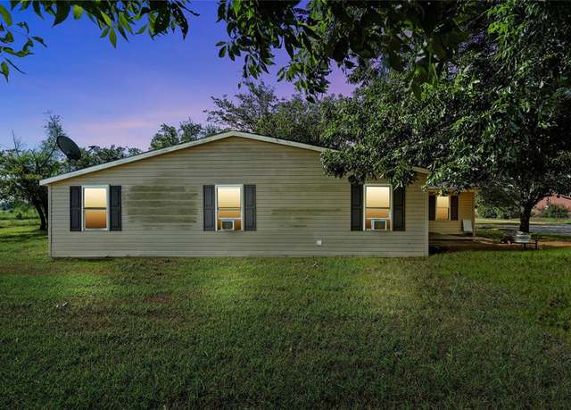 Property at 1025 Wyatt Ln, Mcgregor, TX 76657, 4 beds, 2 baths