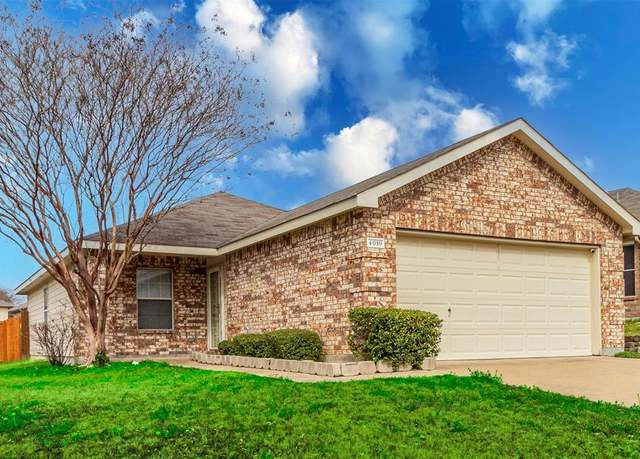 Property at 4010 Shawnee Trl, Heartland, TX 75126, 3 beds, 2 baths