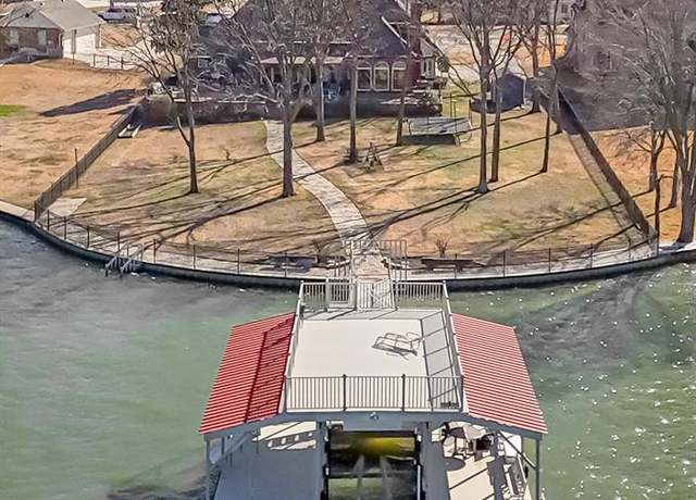 Property at 1193 The Shores Dr, Corsicana, TX 75109, 4 beds, 4 baths