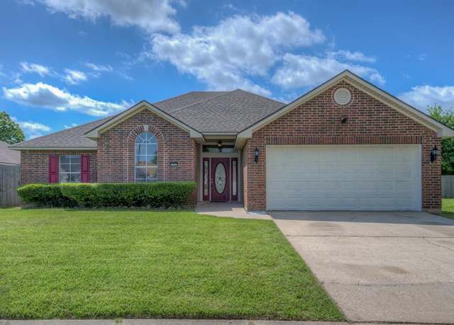 Property at 305 Fletcher Dr, Bossier City, LA 71112, 3 beds, 2 baths