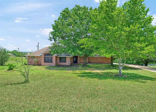Property at 462 Ridgeview Dr, Sherman, TX 75090, 3 beds, 2 baths