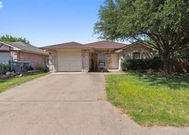 Property at 636 Yarrow Cir, Dallas, TX 75217, 3 beds, 2 baths