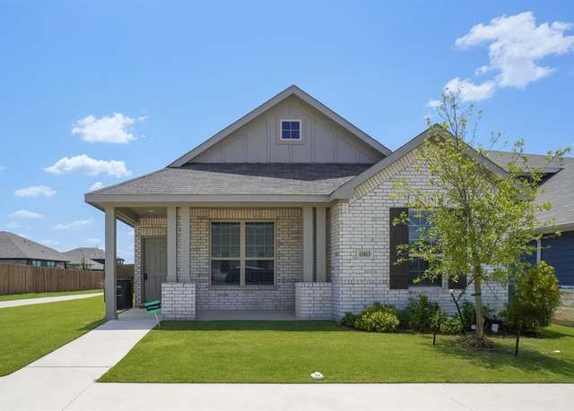Property at 11013 Firebrush Ln, Fort Worth, TX 76008, 3 beds, 2 baths