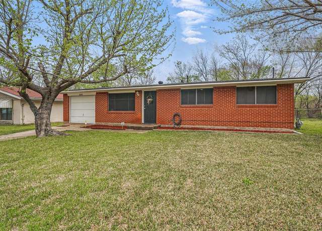 Property at 6505 Oriole Cir, Greenville, TX 75402, 3 beds, 1.5 baths