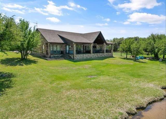 Property at 7033 W Hells Gate Dr, Strawn, TX 76475, 4 beds, 3 baths