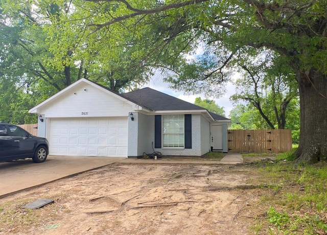 Property at 2631 Lillian St, Shreveport, LA 71103, 3 beds, 2 baths