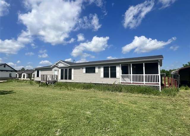 Property at 1939 Fair Haven Cir, Kaufman, TX 75142, 4 beds, 2 baths