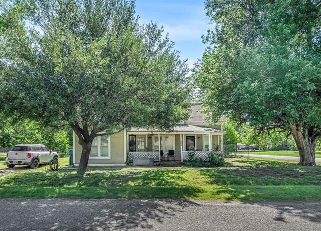 Property at 209 S Britton St, Tom Bean, TX 75489, 3 beds, 1 bath