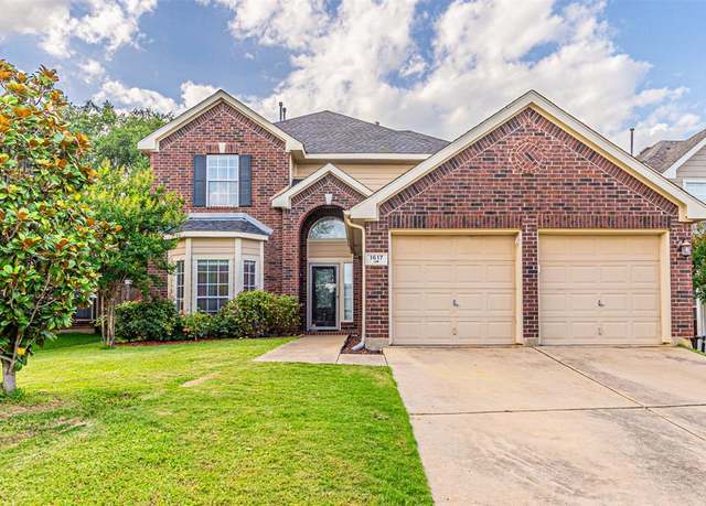Property at 1617 Wood Ridge Ct, Corinth, TX 76210, 4 beds, 3.5 baths