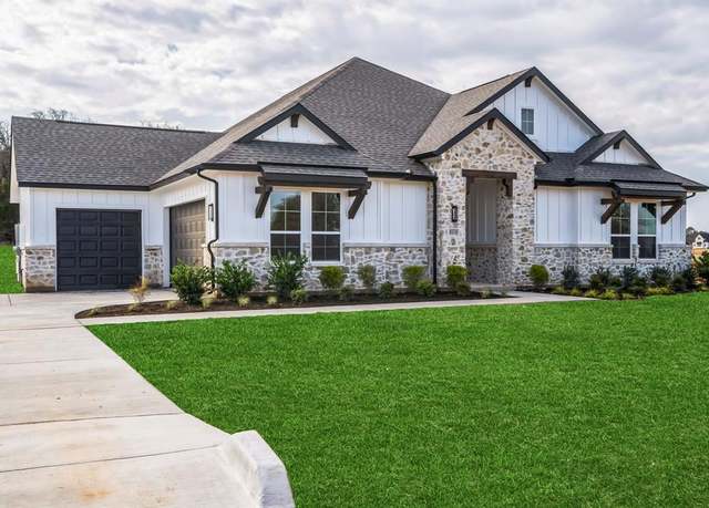 Property at 8010 Grizzly Run Dr, Burleson, TX 76028, 4 beds, 3 baths