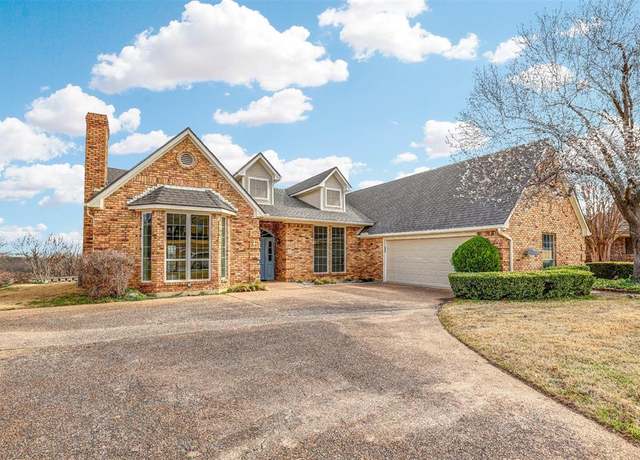 Property at 249 Oak Hill Dr, Trophy Club, TX 76262, 4 beds, 3.5 baths