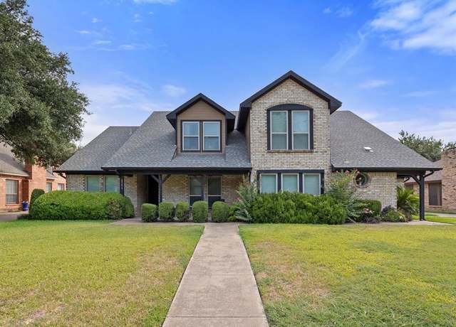 Property at 6504 Lago Vista Dr, Benbrook, TX 76132, 4 beds, 3 baths