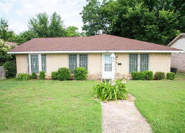 Property at 3921 Silverhill Dr, Dallas, TX 75241, 4 beds, 2 baths