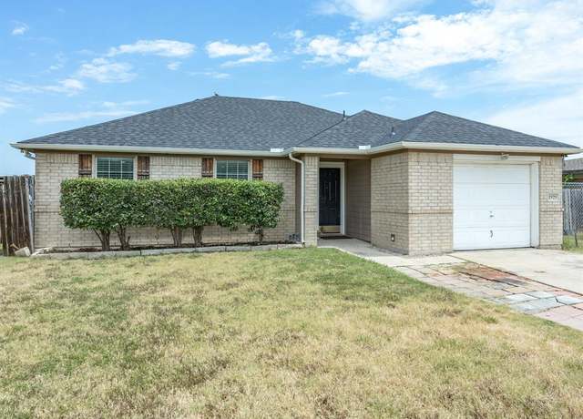 Property at 1929 Bolingbroke Ct, Fort Worth, TX 76140, 3 beds, 2 baths