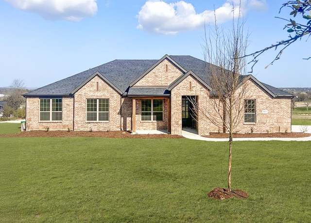 Property at 8800 Prather Rd, Springtown, TX 76082, 4 beds, 2.5 baths