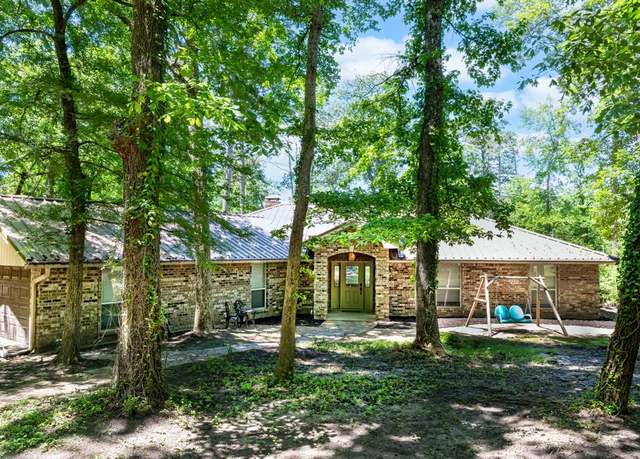 Property at 810 Clear Water Trl, Holly Lake Ranch, TX 75765, 3 beds, 2 baths