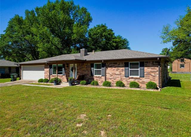 Property at 5921 Springbrook Dr, Tyler, TX 75707, 4 beds, 2 baths