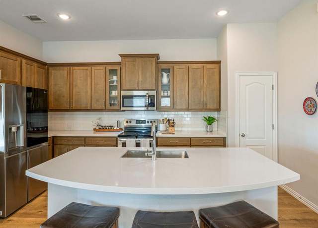 Property at 12652 Viewpoint Ln, Fort Worth, TX 76028, 3 beds, 2 baths