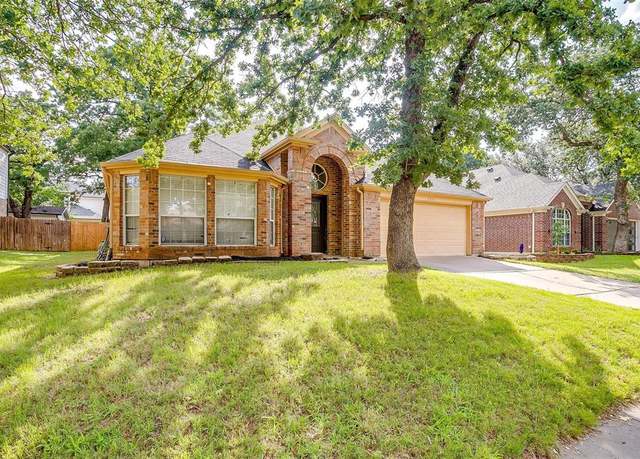 Property at 523 Deerwood Dr, Burleson, TX 76028, 4 beds, 2 baths