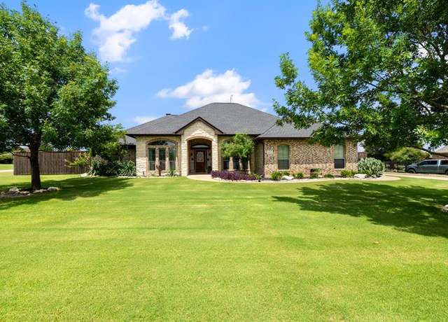 Property at 5051 Monroe Dr, Midlothian, TX 76065, 4 beds, 2.5 baths