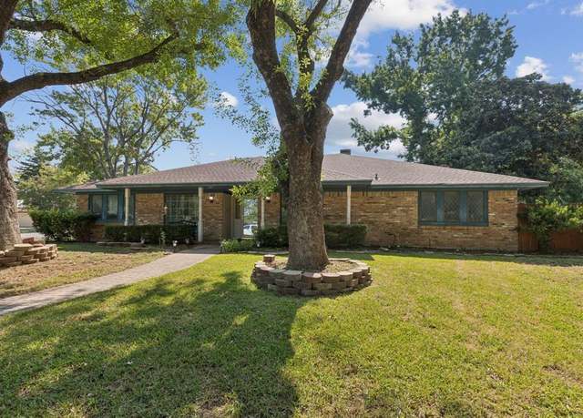 Property at 1702 Paisley Dr, Arlington, TX 76015, 4 beds, 3 baths