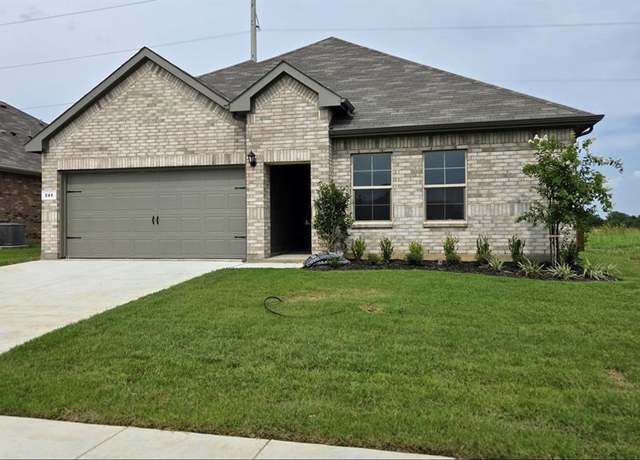 Property at 240 Kinley St, Grandview, TX 76050, 3 beds, 2 baths