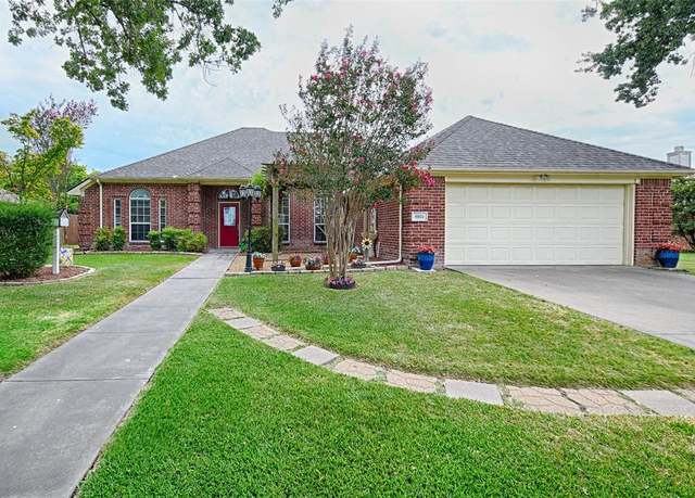 Property at 6903 Justin Ln, Greenville, TX 75402, 3 beds, 2 baths