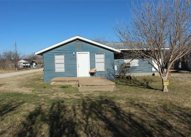 Property at 210 W 18th St, Cisco, TX 76437, 1 bed, 1 bath