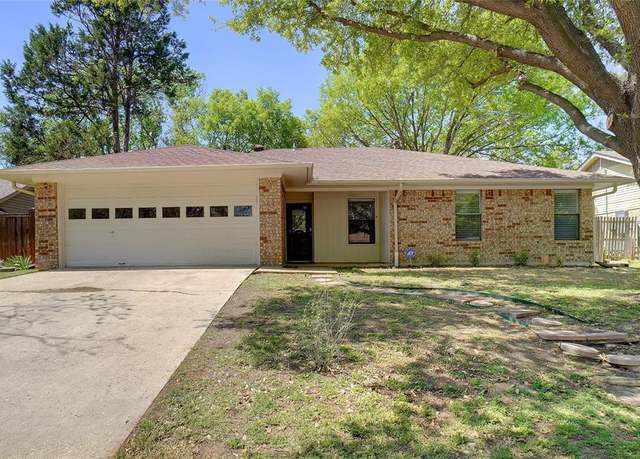 Property at 2225 Parkside Dr, Denton, TX 76201, 3 beds, 2 baths