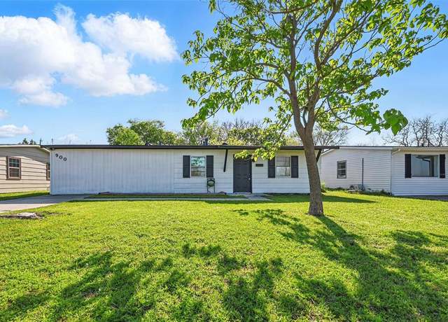 Property at 900 Wilkinson Dr, Mesquite, TX 75149, 3 beds, 1 bath