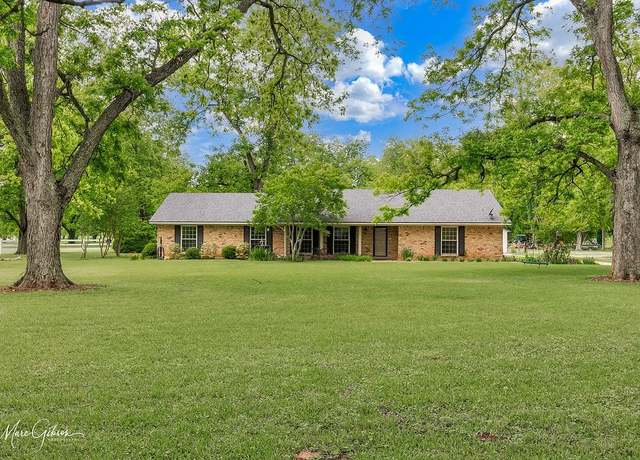 Property at 1099 Buckhall Rd, Bossier City, LA 71111, 3 beds, 2 baths