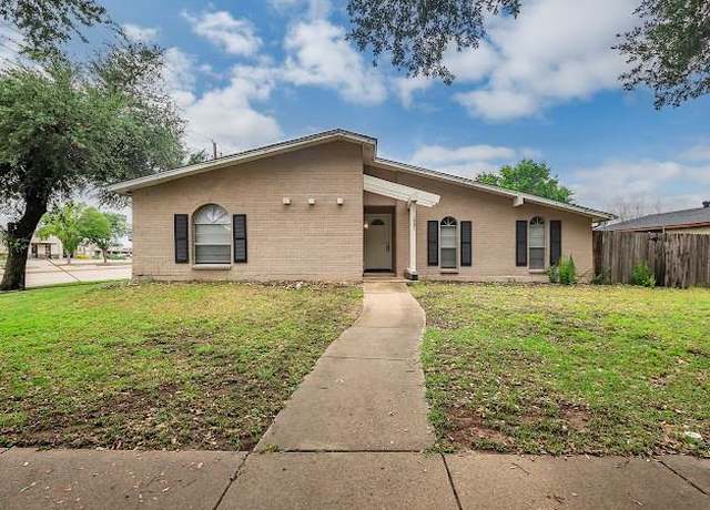Property at 1901 Castille Dr, Carrollton, TX 75007, 3 beds, 2 baths