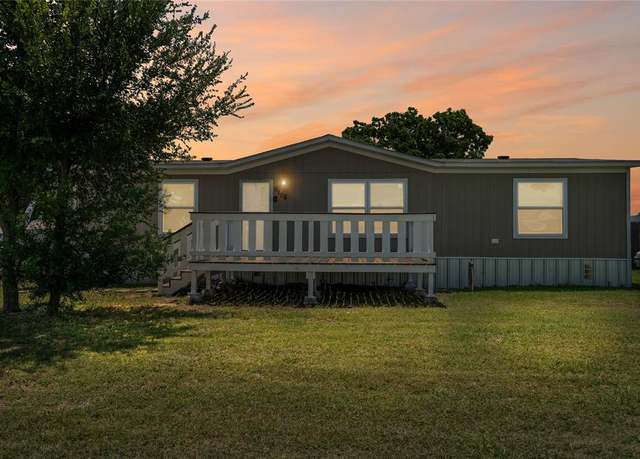 Property at 6108 Big Horn Dr, Granbury, TX 76048, 3 beds, 2 baths