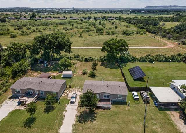 Property at 6108 Big Horn Dr, Granbury, TX 76048, 3 beds, 2 baths