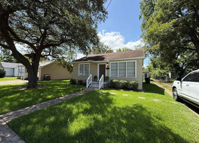 Property at 2112 Clovis St, Bossier City, LA 71111, 2 beds, 1 bath