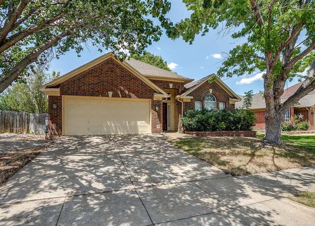Property at 1104 Whistle Stop Dr, Saginaw, TX 76131, 4 beds, 2 baths