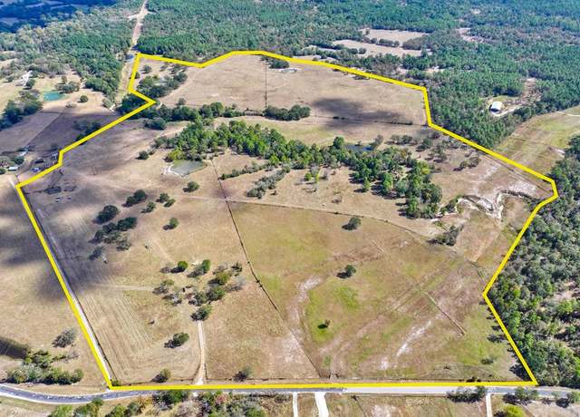 Property at 1 Wood Farm Rd, Huntsville, TX 77320
