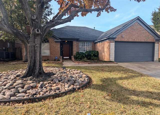Property at 4608 Bay Point Dr, Arlington, TX 76016, 4 beds, 2 baths