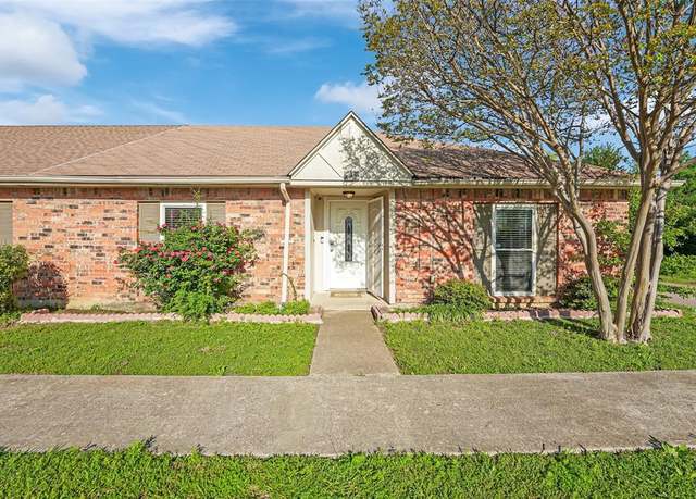 Property at 45 W Townhouse Ln, Grand Prairie, TX 75052, 3 beds, 2 baths