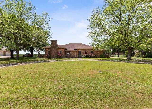 Property at 1502 Hinchliffe Rd, Mexia, TX 76667, 3 beds, 2 baths