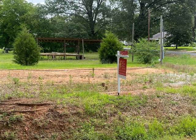 Property at 104 E Howard St, Mooringsport, LA 71060