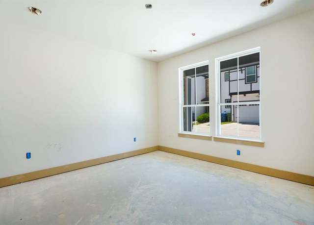 Property at 266 Harris St, Lewisville, TX 75057, 3 beds, 3.5 baths