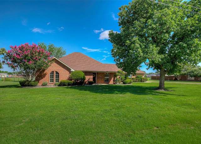 Property at 11252 Jennifer Cir, Forney, TX 75126, 3 beds, 2.5 baths