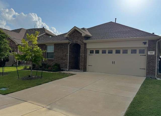 Property at 828 Grapefruit Ct, Forney, TX 75126, 4 beds, 2 baths