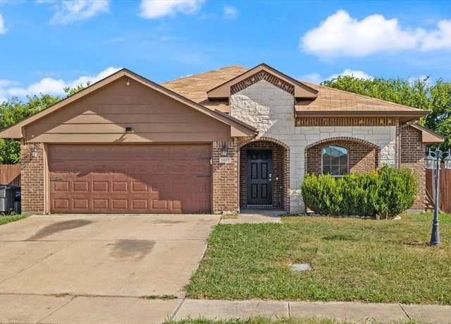 Property at 3117 Royal Crest Dr, Fort Worth, TX 76140, 4 beds, 2 baths